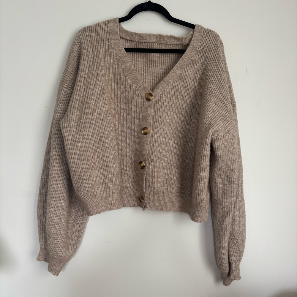 Cider Ribbed V-Neck Button-Front Cardigan - Beige